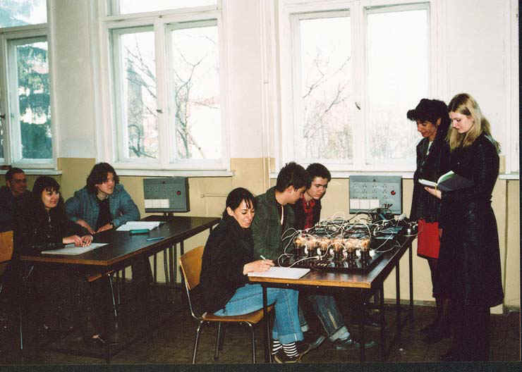 #07_Eltf.jpg (71173 bytes)